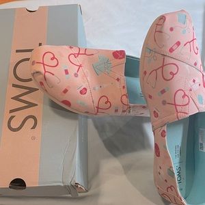 New Toms Women’s Alpargata Slip On Shoes Pink Nurse Appreciation Size 12.